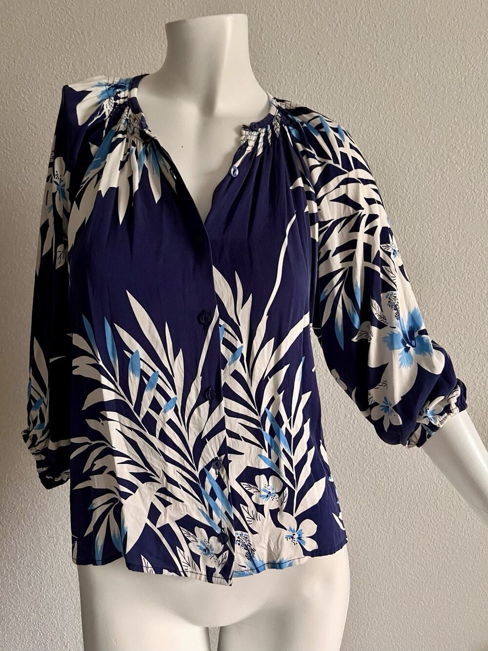 Tucker by Gaby Basora Silk Blouse P Petite Navy Botanical Print Made USA